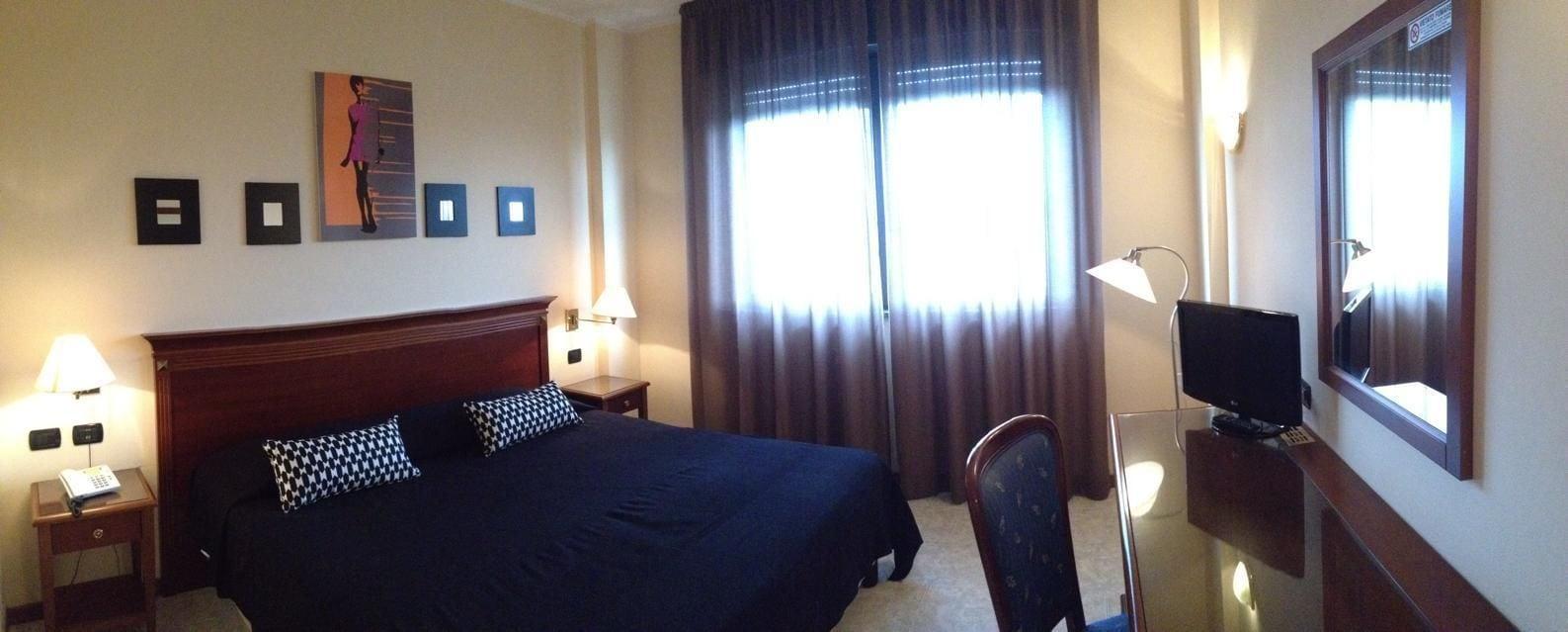Hotel Fidenza Bagian luar foto
