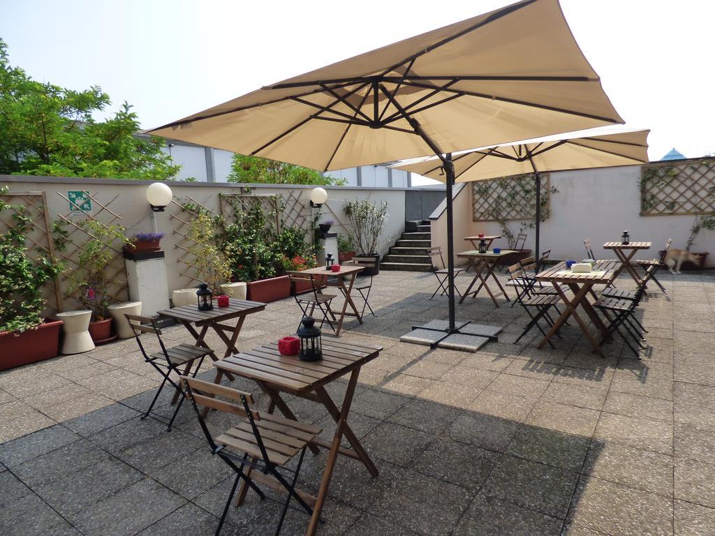 Hotel Fidenza Bagian luar foto