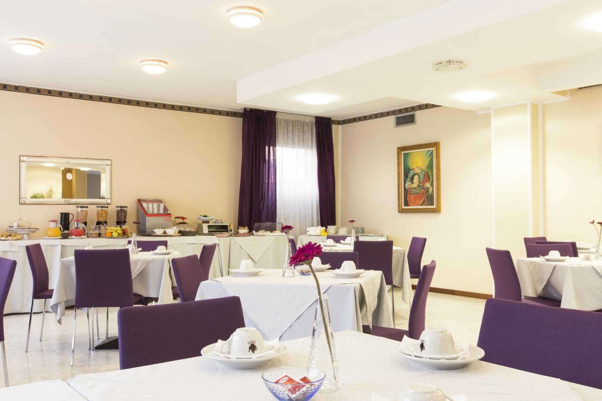 Hotel Fidenza Bagian luar foto
