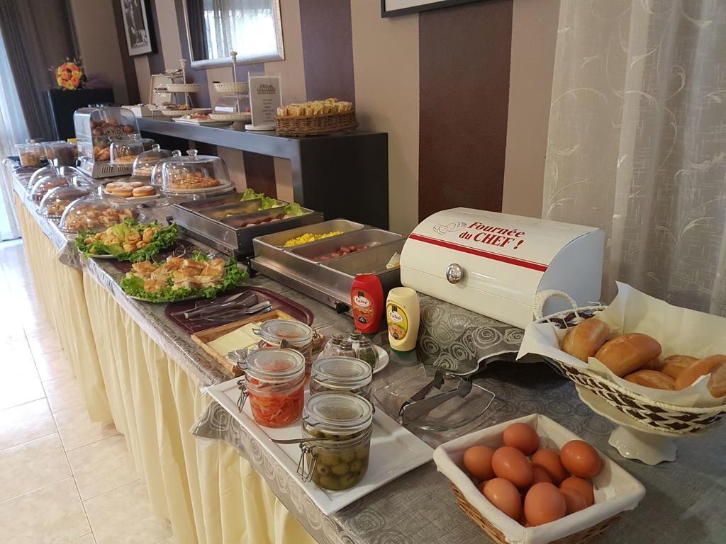 Hotel Fidenza Bagian luar foto